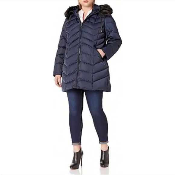 Tahari Jackets & Blazers - Tahari Heavyweight Puffer Coat Faux Fur Hood